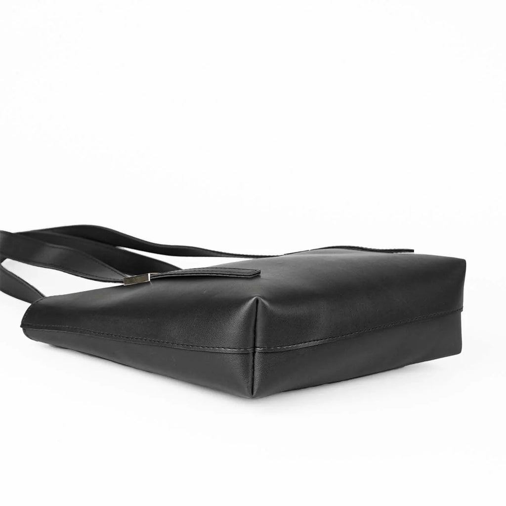 Ease Tote Bag Black